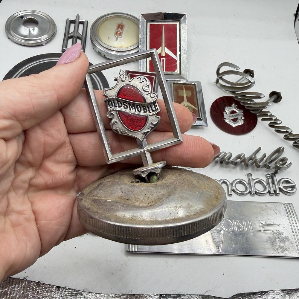 Vintage Oldsmobile Emblem Ornament Rare Lot Bulk Car Part Hood Ornament Logo - Picture 4 of 16
